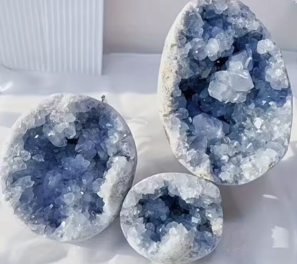 Celestite geode